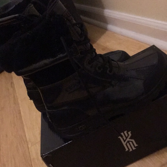 Ugg kids boots - Picture 3 of 3